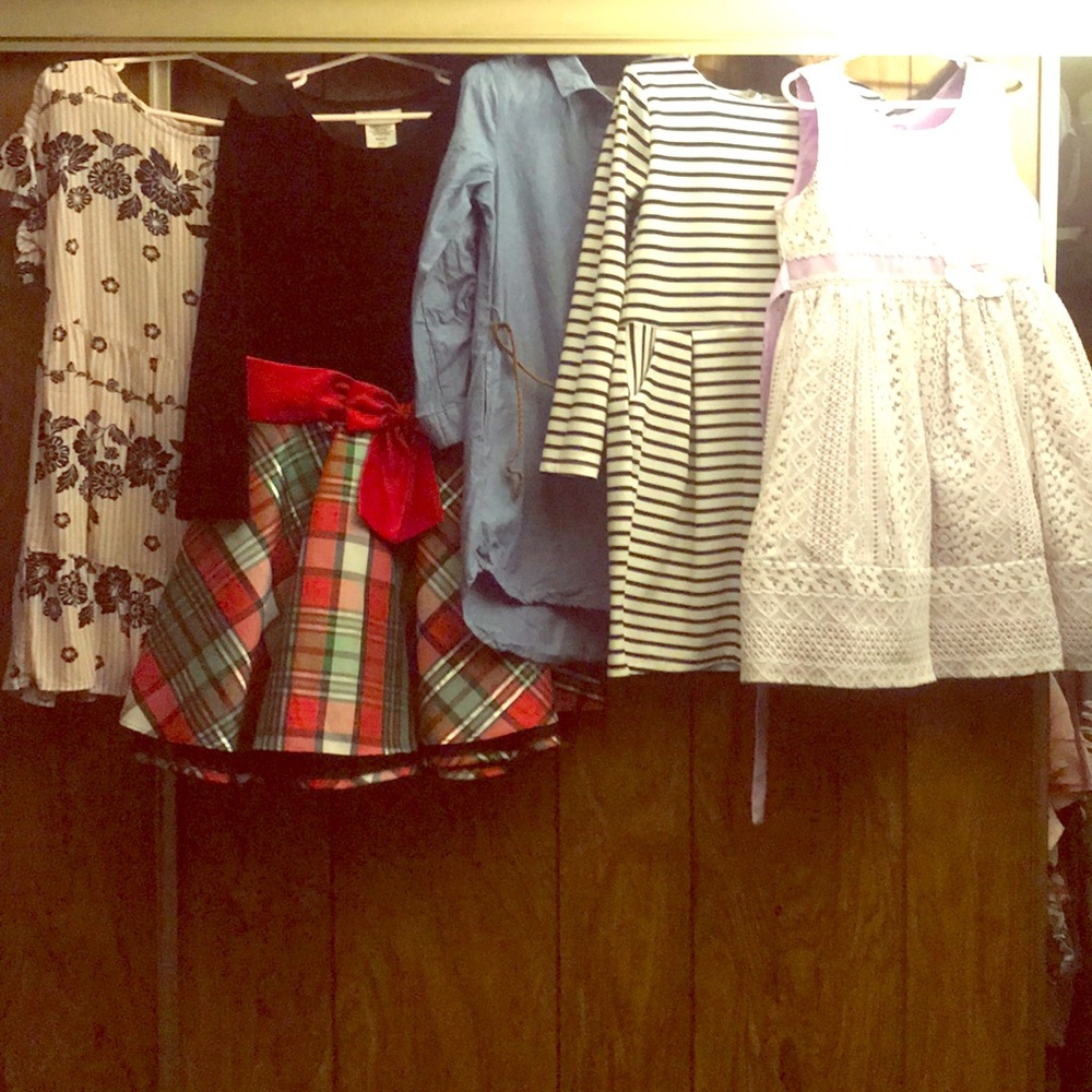 5 dresses .